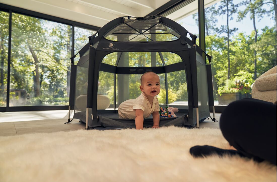 Pop 'N Go® Playpen Great for Backyards, Sleepovers, Parks, Beaches, Preschools-5 Colors