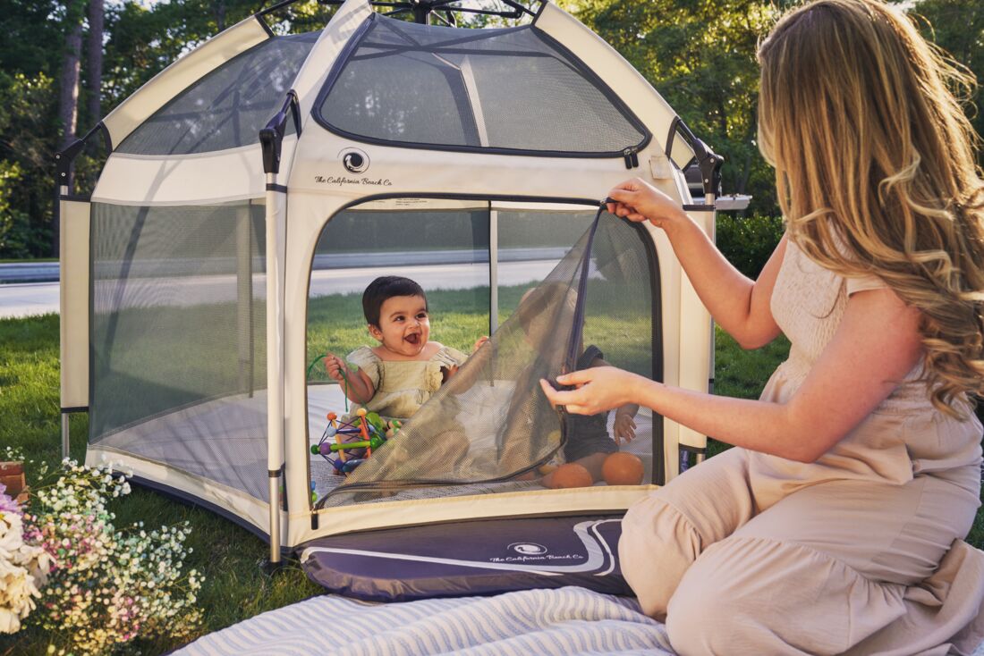 Pop 'N Go® Playpen Great for Backyards, Sleepovers, Parks, Beaches, Preschools-5 Colors